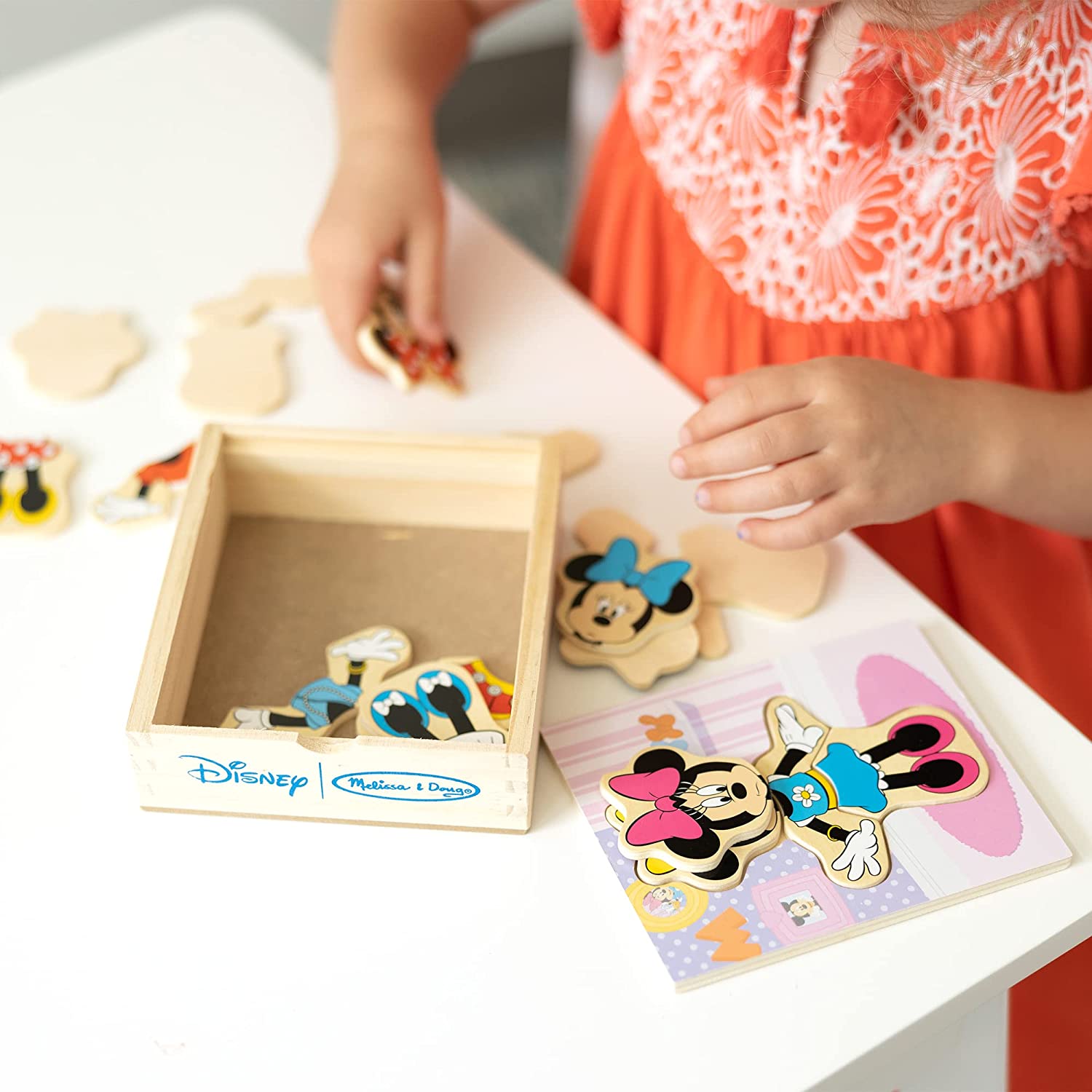 Melissa & Doug Disney 米妮老鼠混搭装扮木制玩具套装（18 件）- 适合迪士尼粉丝的米妮老鼠玩具、米妮老鼠时尚拼图玩具、适合 3 岁以上儿童的旅行玩具