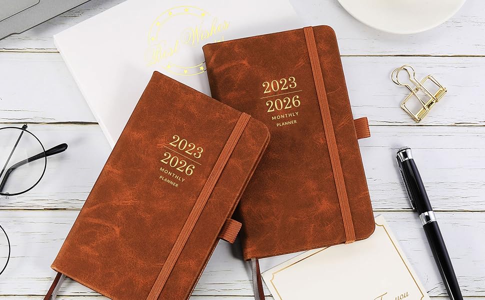 2023-2026 月度袖珍计划本/日历 - 3 年袖珍月历，2023 年 7 月 - 2026 年 6 月，6.3" × 3.8"，带笔架的 36 个月计划本，弹性封口，2 个书签，内袋，厚纸，棕色