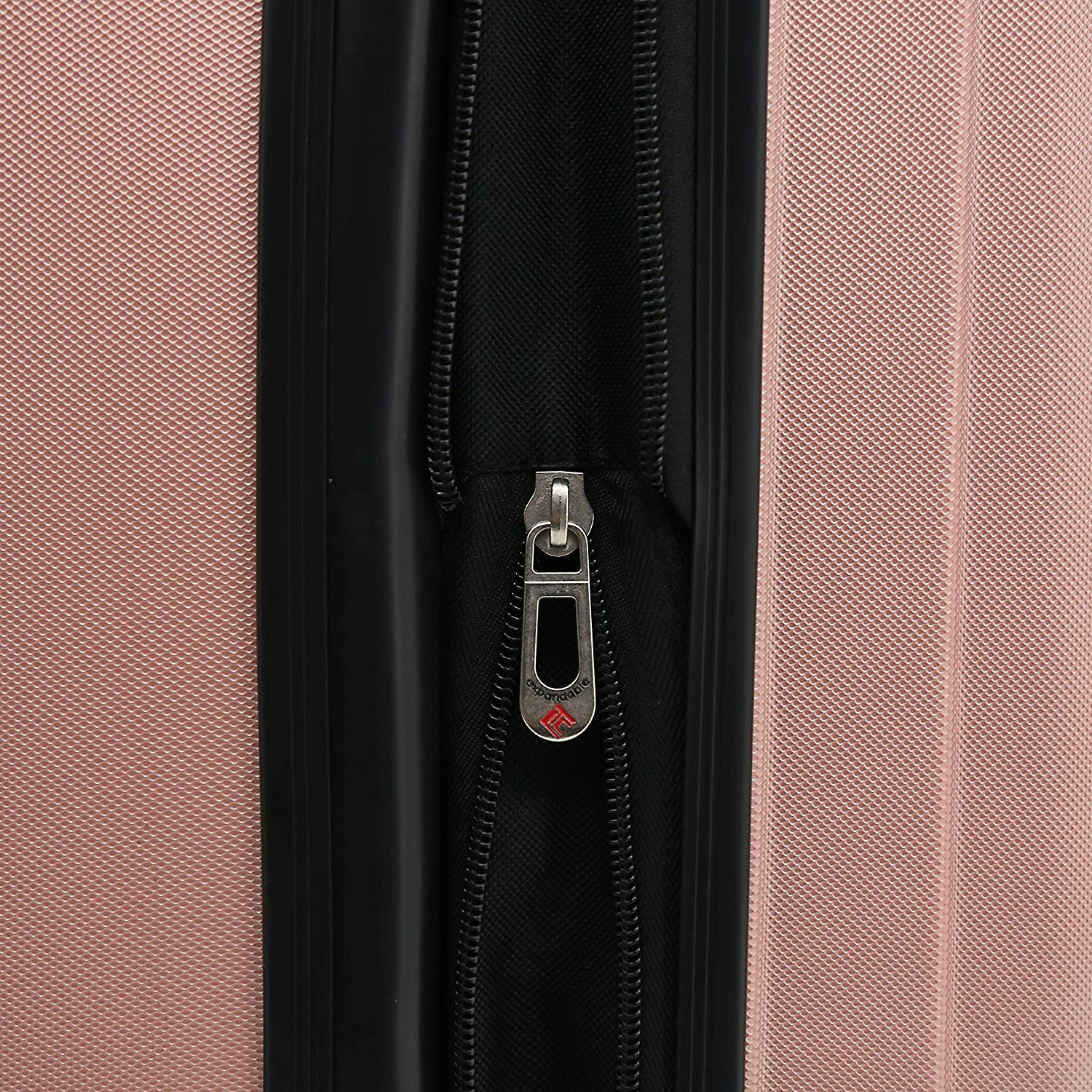 Travelers Club 可扩展 Midtown Hardside 4 件套行李箱旅行套装，玫瑰金