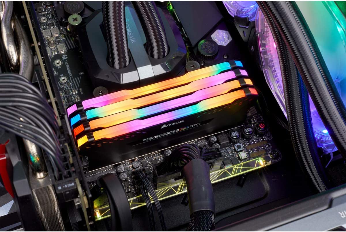 Corsair Vengeance RGB Pro 32GB (4x8GB) DDR4 3600 (PC4-28800) C18 台式机内存 - 黑色