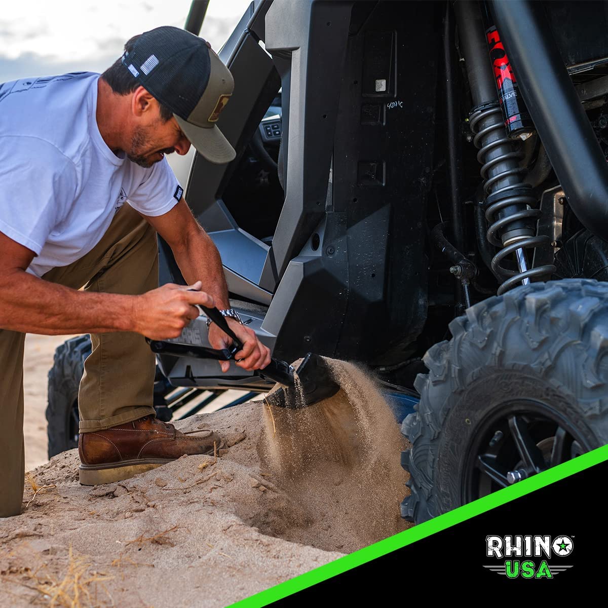 RHINO USA 折叠求生铲带镐 - 重型碳钢军用风格挖沟工具，适用于越野、露营、园艺、海滩、挖掘泥土、沙子、泥土和雪地。