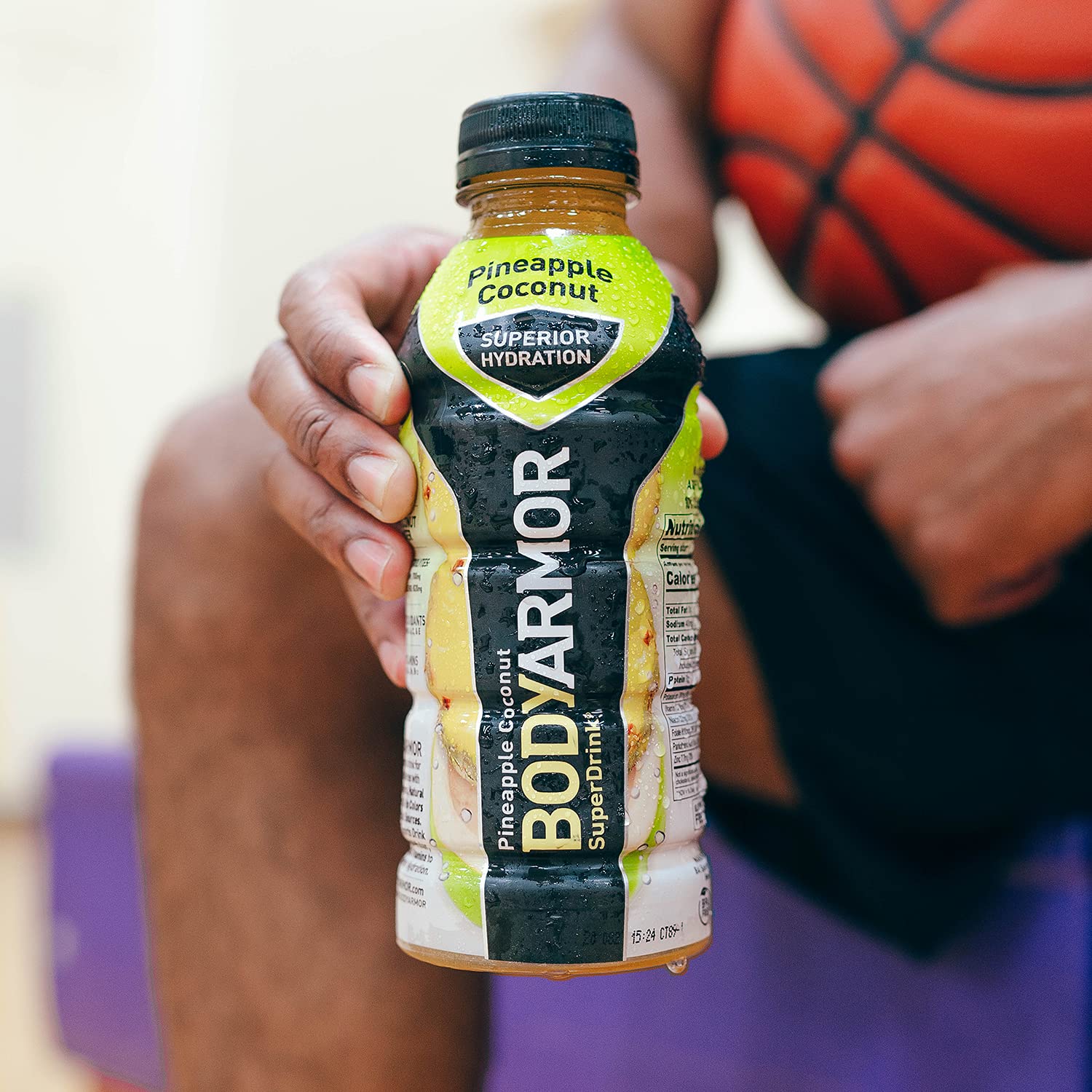 BODYARMOR 运动饮料运动饮料，遮光浆果，含维生素的天然香料，富含钾的电解质，非常适合运动员，16 液体盎司（12 件装）