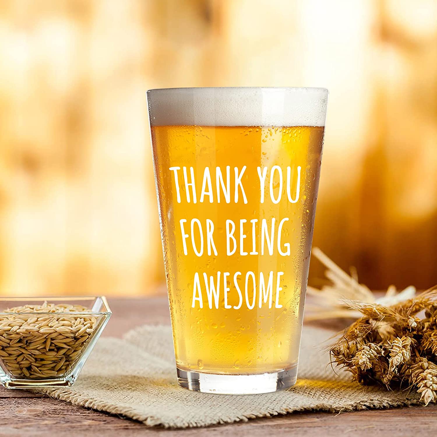 Modwnfy Thank You for Being Awesome 啤酒杯，有趣的圣诞节感谢礼物，生日老板日祝贺毕业，鼓舞人心的啤酒品脱玻璃杯送给爸爸老板同事，15 盎司