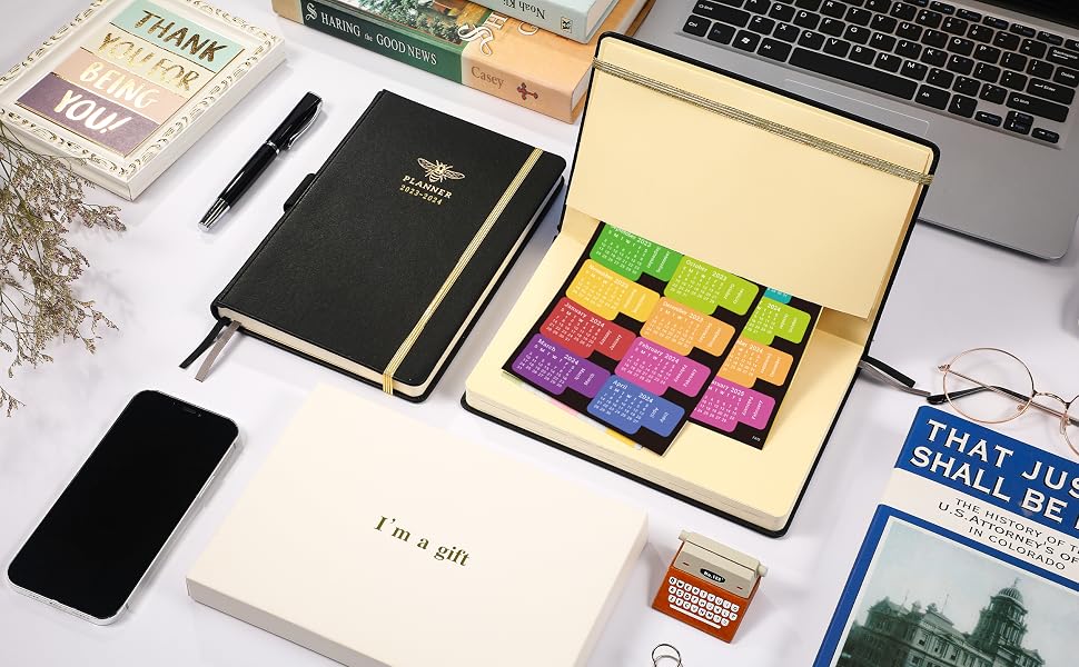 Planner 2023-2024 - Academic Planner 2023-2024 从 2023 年 7 月到 2024 年 6 月，2023-2024 周月计划，带日历贴纸，5.75" x 8.25"，Saffiano 皮革，笔环，后袋 - 黑蜜蜂