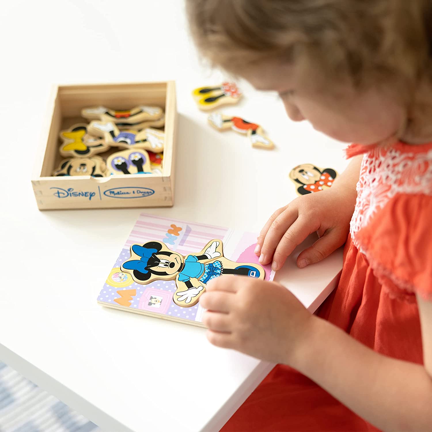 Melissa & Doug Disney 米妮老鼠混搭装扮木制玩具套装（18 件）- 适合迪士尼粉丝的米妮老鼠玩具、米妮老鼠时尚拼图玩具、适合 3 岁以上儿童的旅行玩具