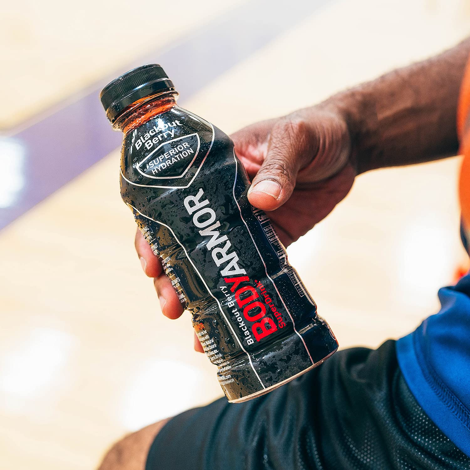 BODYARMOR 运动饮料运动饮料，遮光浆果，含维生素的天然香料，富含钾的电解质，非常适合运动员，16 液体盎司（12 件装）
