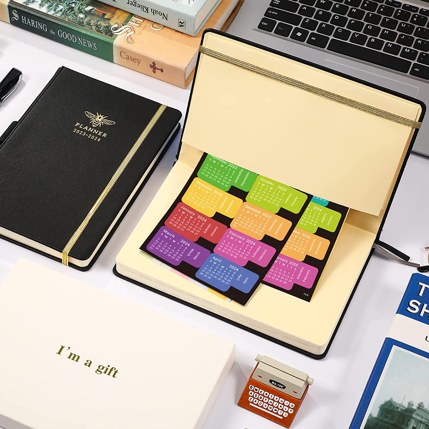 Planner 2023-2024 - Academic Planner 2023-2024 从 2023 年 7 月到 2024 年 6 月，2023-2024 周月计划，带日历贴纸，5.75" x 8.25"，Saffiano 皮革，笔环，后袋 - 黑蜜蜂